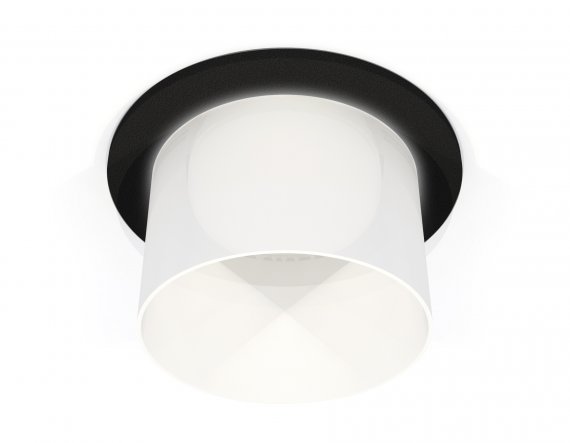 Фотография товара 'Ambrella XC6513067 Комплект встраиваемого светильника с акрилом SBK/FR'