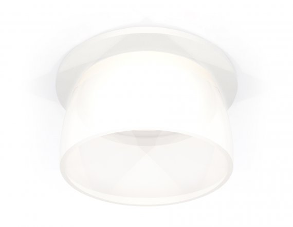 Фотография товара 'Ambrella XC6512069 Комплект встраиваемого светильника с акрилом SWH/FR'